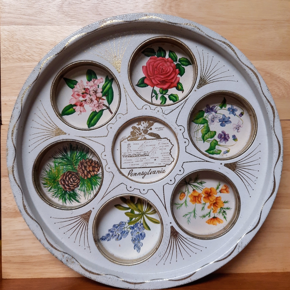 Vintage 1960's Pennsylvania Souvenir Round Metal Serving Tray with Glass Holders